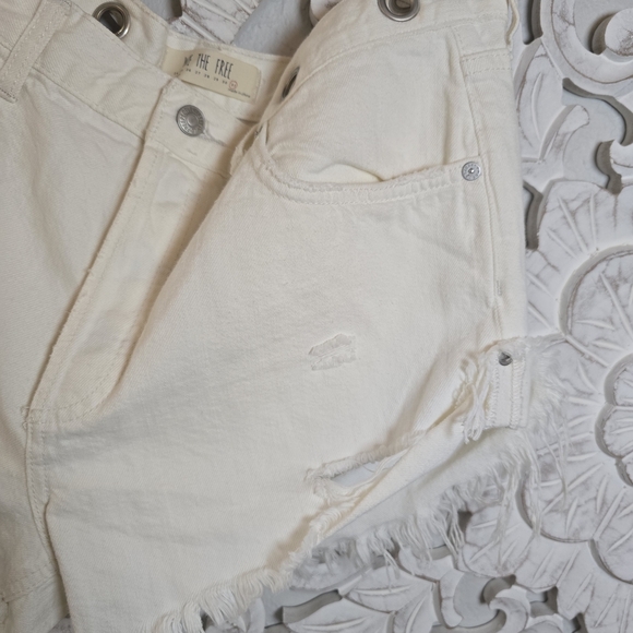 We The Free White Distressed Jean Shorts Size 31 - Picture 6 of 8